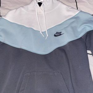 nike sweatshirt